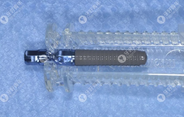 士卓曼钛锆亲水骨水平3.3mm种植体
