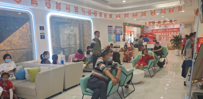 这是本院的大厅环境