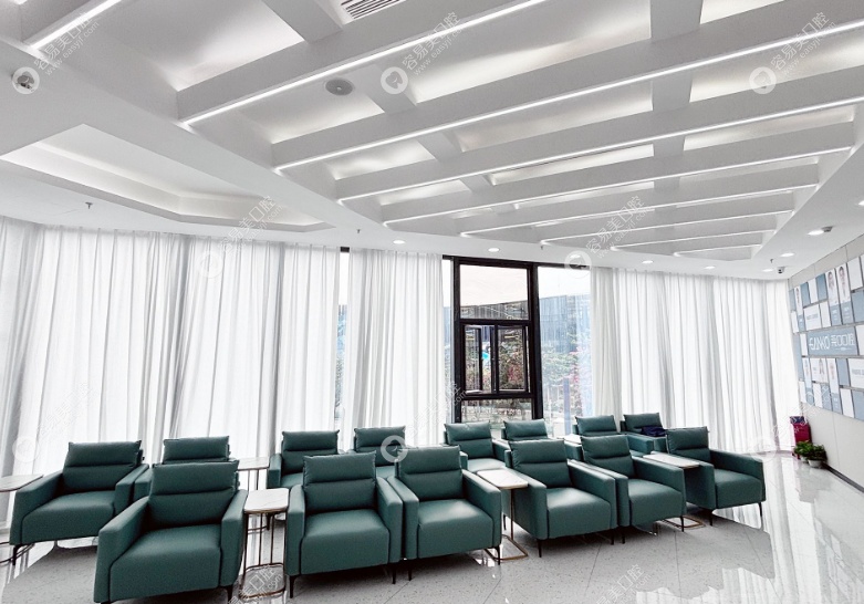 佛山莞口口腔北滘总院候诊区 佛山莞口口腔北滘总院候诊区