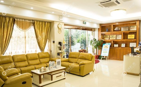 广州冠华口腔门诊部黄丽珠