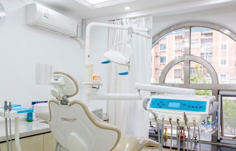 天津牙诚口腔种植总院怎么样？是正规种牙机构，4280元起种牙带塘沽区电话还有官网详情