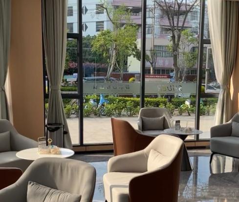 曲靖舒尔口腔价目表2025新版发布！种牙1980元起，矫正3500元起，附十大项目明细避坑指南