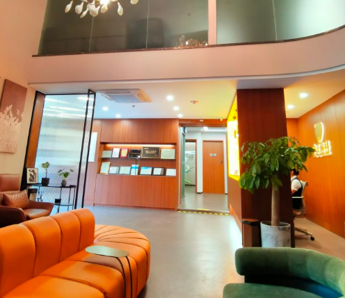 中正口腔属于什么档次？2025是中端连锁，国内10家分店种牙7k起口碑稳不坑人