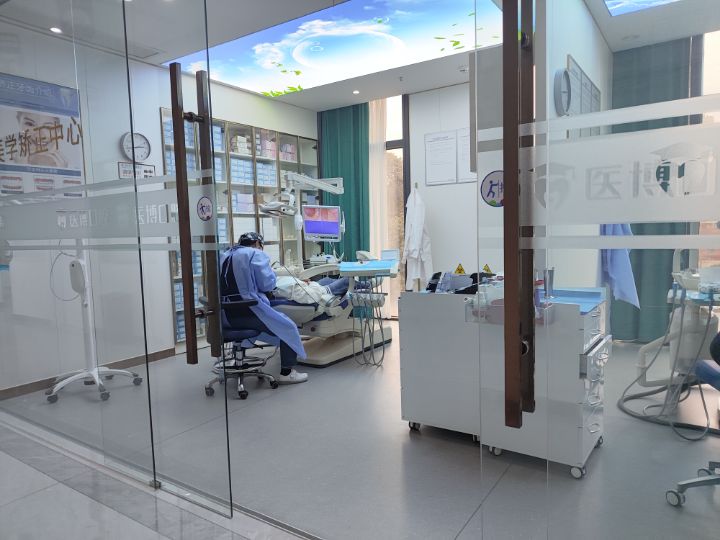 绵阳医博口腔地址在哪里？3家正规门店位置+种牙/矫正热门项目参考！