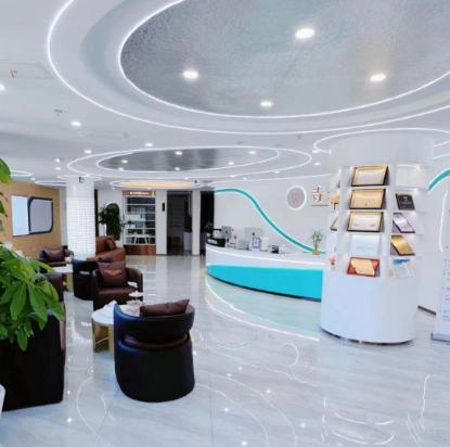 2025上海寺云口腔价格表：半口种植牙48万，半隐形矫正16800元，附地址及乘车路线