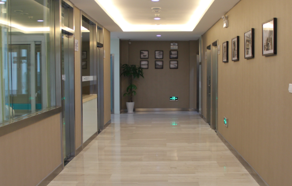 苏州英博口腔和牙博士哪个靠谱?特色项目:谁更有亮点?