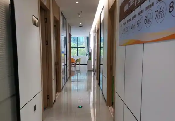 南昌拜博口腔与摩尔口腔哪家好？技术、价格、医生多角度对比揭秘