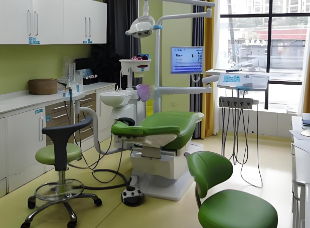 南昌辉煌口腔有根管治疗吗？看看辉煌牙科综合治疗服务项目就知道