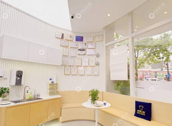 上海思诚口腔医生团队：经验足、有耐心，看牙不慌！