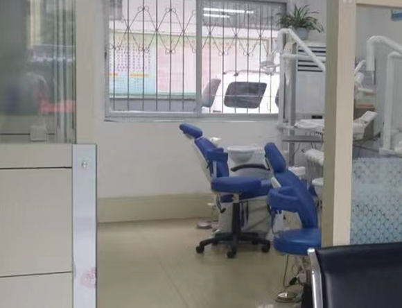 商洛小虎牙口腔电话曝光：0914-2317658联系小虎牙牙科种牙等项目