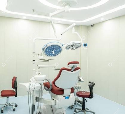 上海千耀口腔诊疗项目：覆盖全年龄段，从洗牙到种植牙都能做