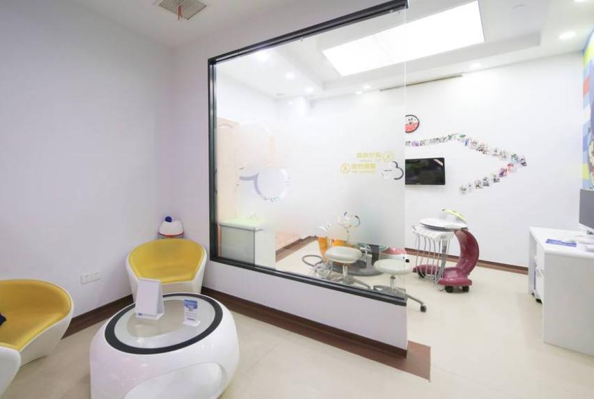 茂菊口腔24小时电话客服:门店地址|档次|种植牙|牙齿矫正|价格