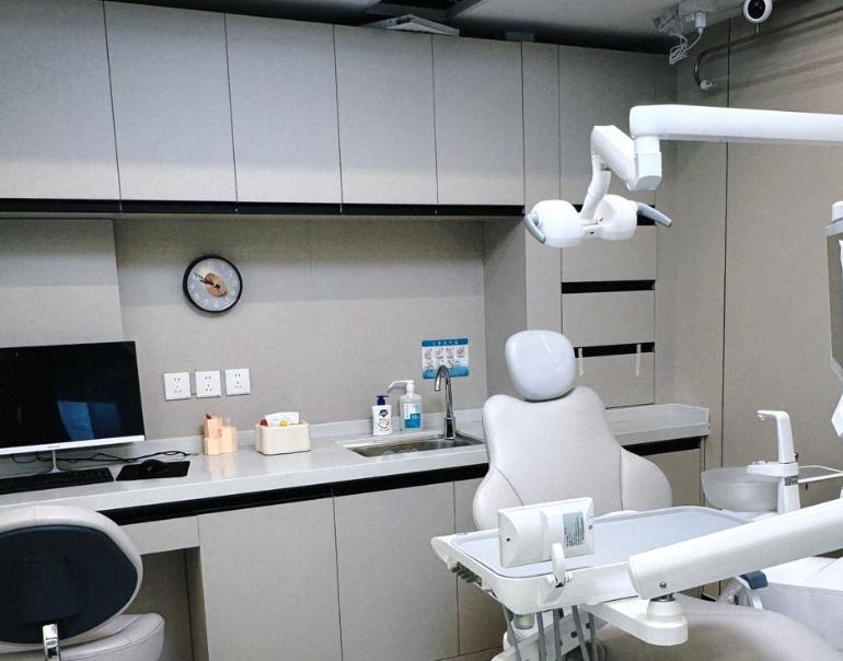 二、北京青蕾口腔診所的“特色服務(wù)”：穩(wěn)準(zhǔn)解決不同人群需求www.2t05.cn