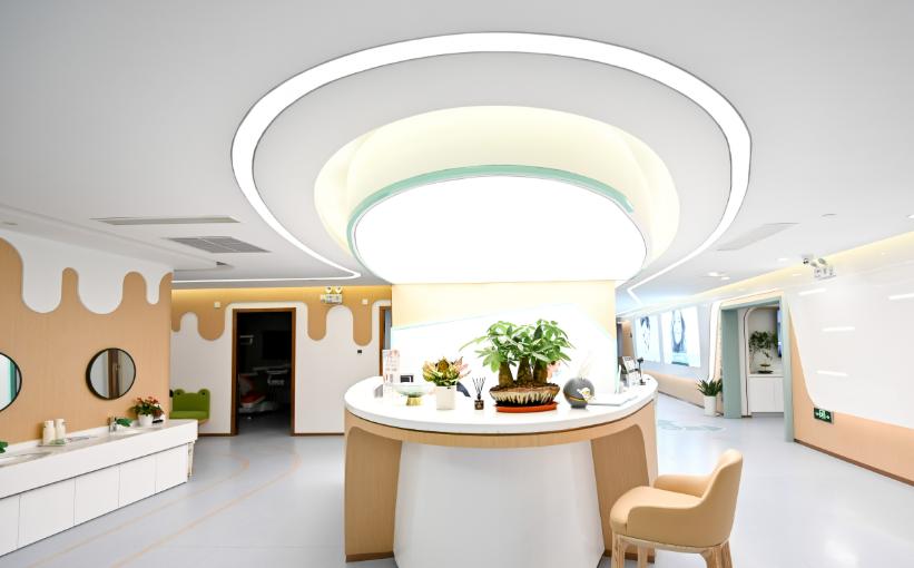 上海維樂(lè)口腔在靜安區(qū)有幾家店？3家！附靜安寺/南京西路/曹家渡門(mén)店地址+種植牙收費(fèi)