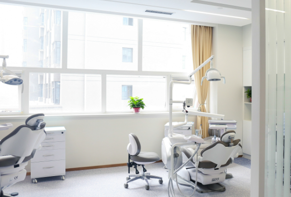 別錯(cuò)過(guò)！西安弗萊堡口腔種植牙價(jià)格活動(dòng)，單顆1980元起真的很劃算