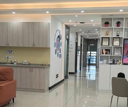 深圳牙力仕口腔價(jià)格表來(lái)啦，基礎(chǔ)口腔項(xiàng)目如洗牙199元起很親民！