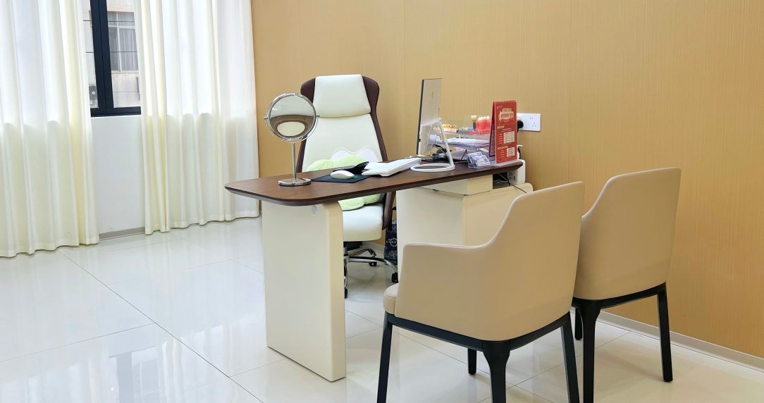 横州牙博士口腔门店对比：琴川店vs横峰店谁离你更近？www.easyjf.com