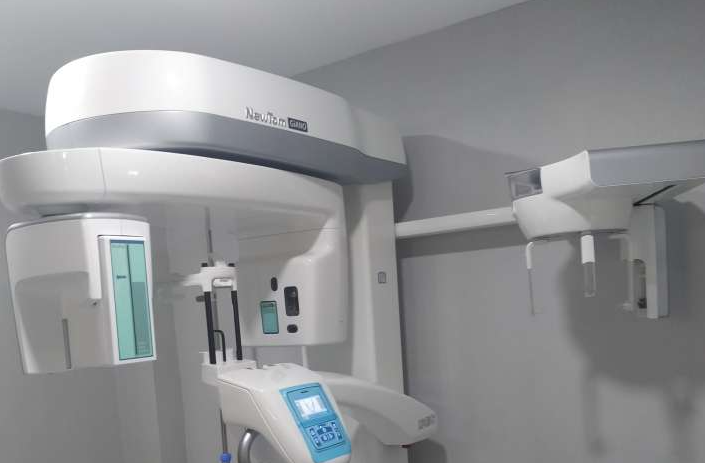 西安海涛口腔和中诺口腔哪个好？牙齿修复选海涛，种牙选中诺都不错