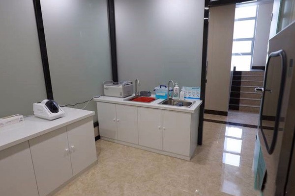 牙元素种植牙的“靠谱性”：从资质、医生、服务看放心吗？