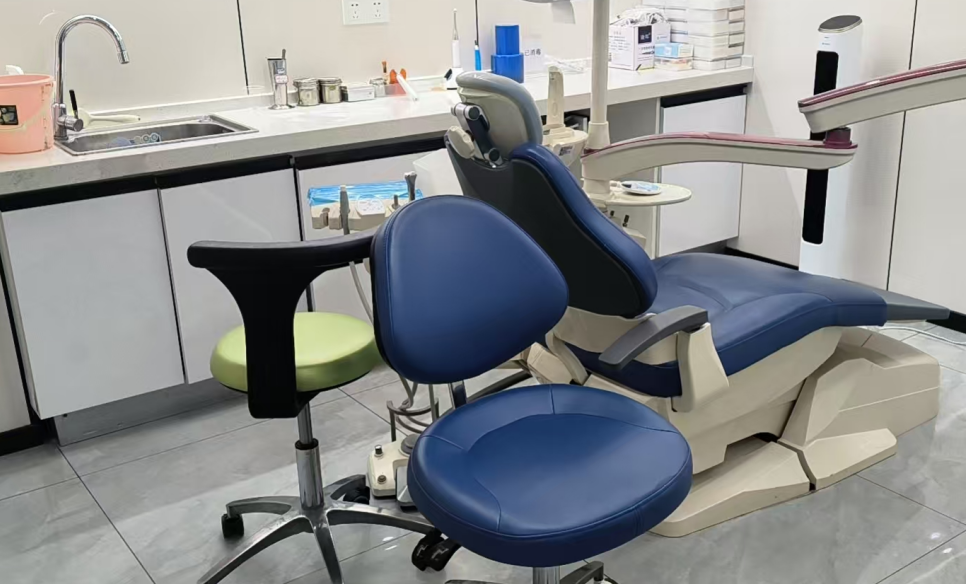 临沧擎天口腔种植牙价格表：单颗3590元起、半口55089元起，数字化导板精细植入，当天戴临时牙！