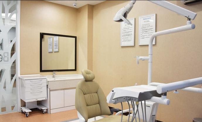 扬州贝恩口腔和金伯利口腔哪个好？种植牙选贝恩口腔，牙齿矫正选金伯利