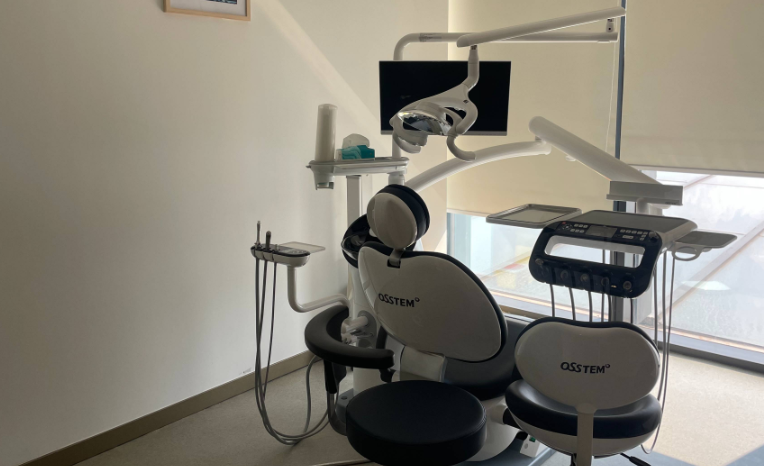 上海万维普惠口腔种植牙怎么样？韩国登腾1980元起还送5年质保！赵玉林医生亲诊，骨量不足也能种！