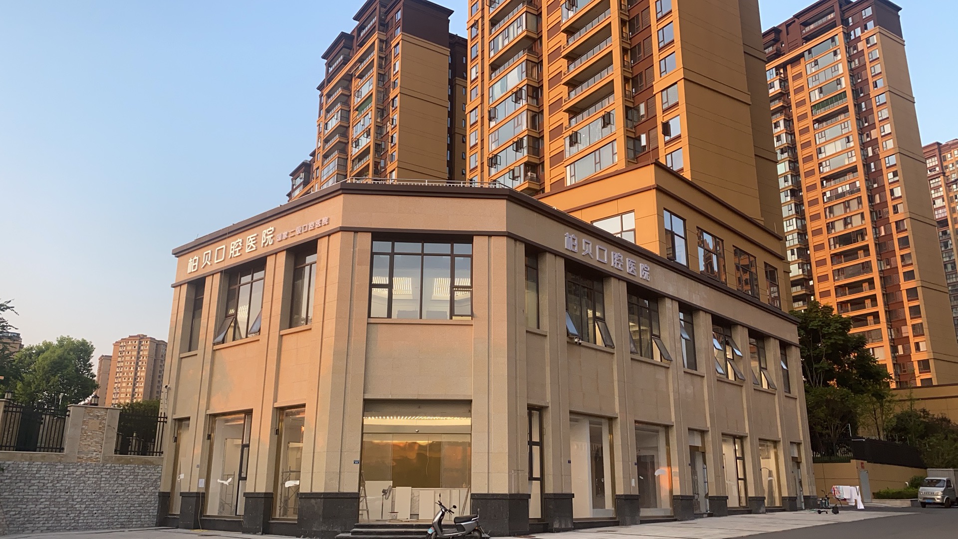 简阳柏贝口腔vs同区3家牙科：3个优势让它更突出www.easyjf.com