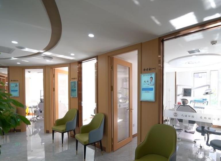 大连九诺口腔门诊种牙可靠吗？当然可靠，其种牙1988元起，顾客亲测口碑评价好