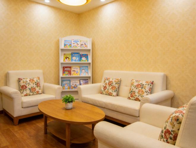 烟台中幸口腔的医疗水平怎么样？答案是非常靠谱！深扒其“硕博医生团”坐诊实力，配合数字化导板种植技术