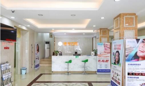 维尔口腔属于什么档次？属全国连锁中高端私立，千条患者评价好，附收费标准