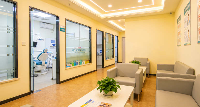 周口双宝口腔医院价格表曝光！种牙2980元、矫正6800元、补牙120元、洗牙58元