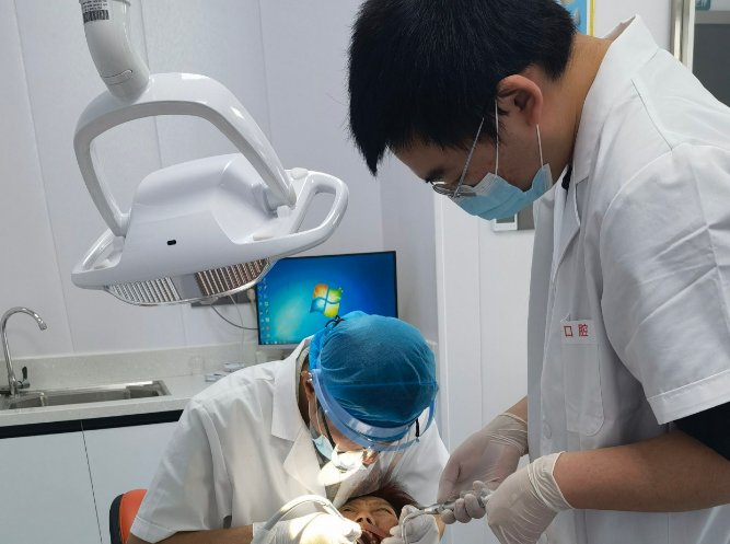 东阳艺海口腔主推医生团队：本土能力强型齿科医生坐镇